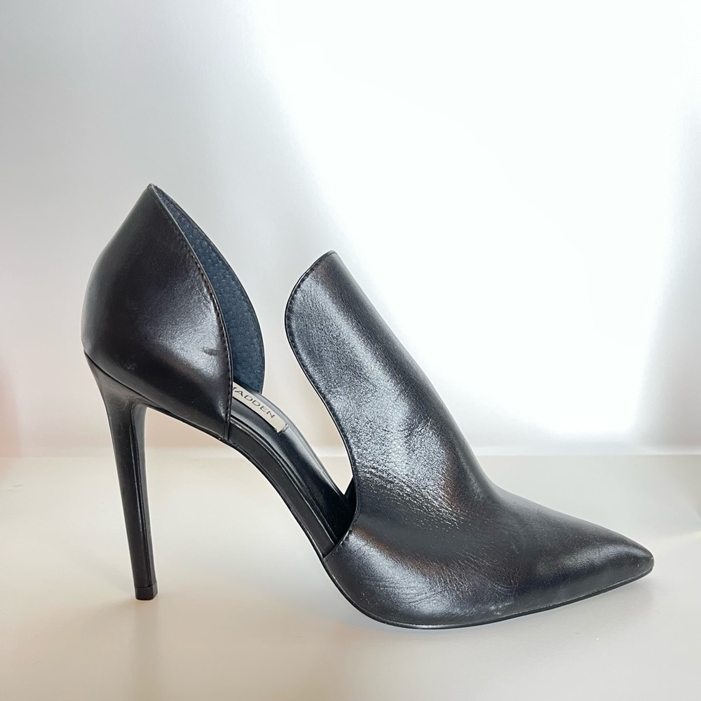 Steve Madden Black Dolly Pump